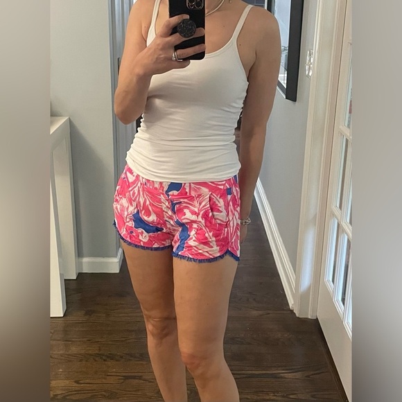 Lilly Pulitzer Cocoa Short Tiki Pink Beach
Bliss Shorts - Picture 4 of 11